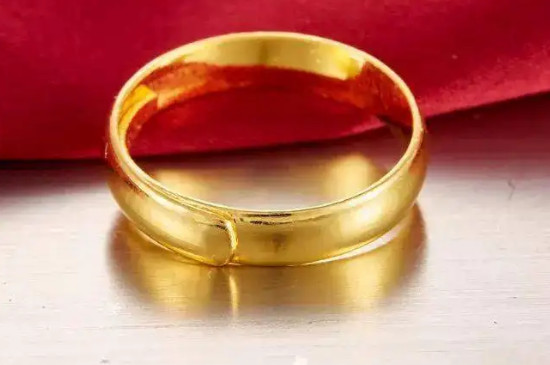 结婚戒指买黄金还是钻石