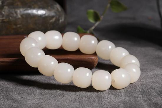 藕粉和田玉是什么料