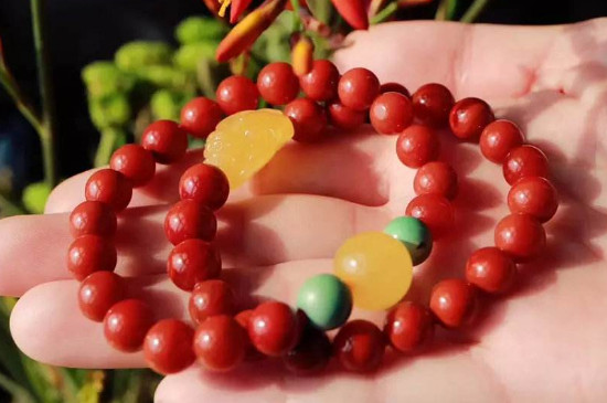 玻璃和玛瑙怎么分辨