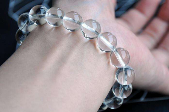 白水晶戴左手还是右手