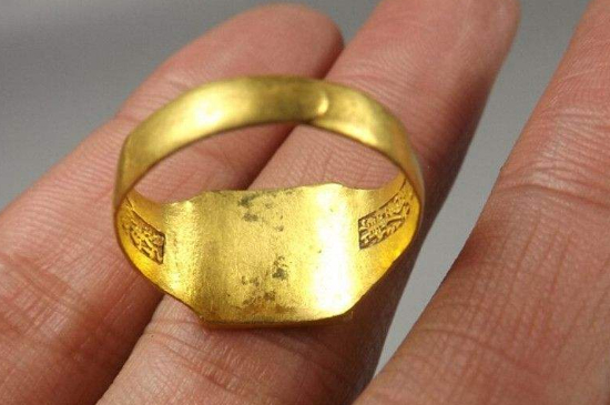 老金是什么黄金会掉色吗