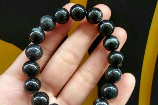 翡翠手串的寓意