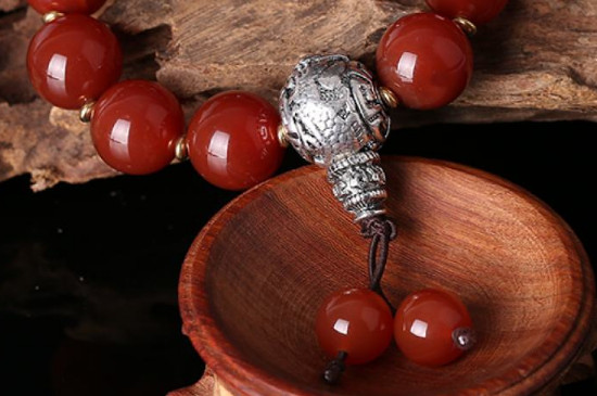 水晶手串怎么穿