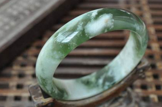 蓝田玉和蓝田翡翠区别是什么