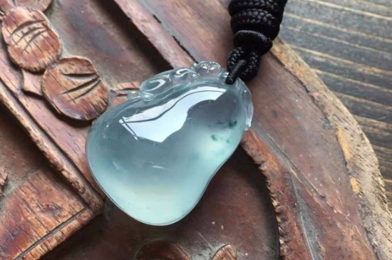 鉴别a货翡翠常用的方法有哪些