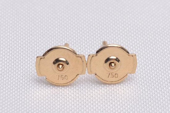 18k金时间长了会变色吗