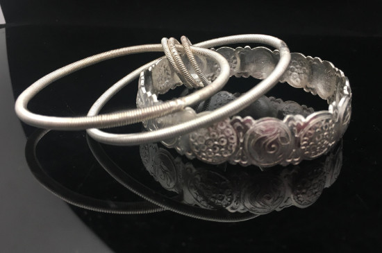 女人长期戴银手镯会有坏处吗