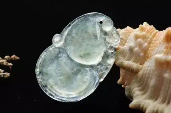 翡翠怎么形成的,是啥物质