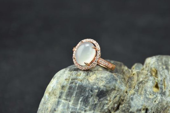 什么人不能佩戴白玉髓