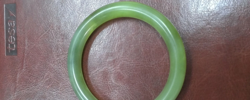 和田玉岫玉黄龙玉翡翠的区别