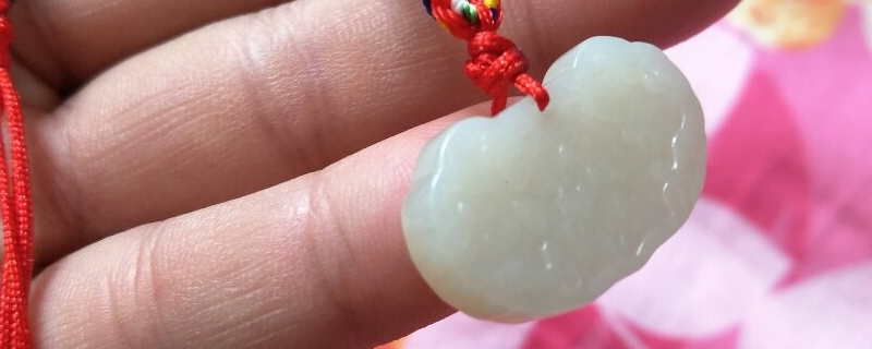 和田玉跟翡翠的区别在哪里