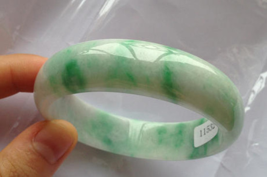 糯种翡翠手镯鉴定