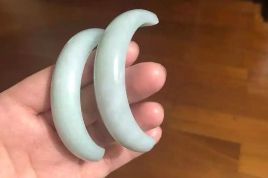 假翡翠可以划玻璃么