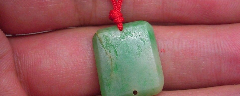 翡翠吊坠怎样穿绳