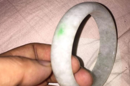 翡翠里的棉絮能散开吗