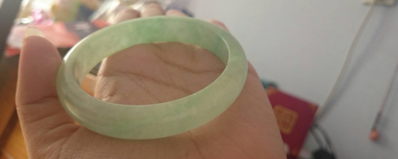 怎么鉴别翡翠真假敲打的声音