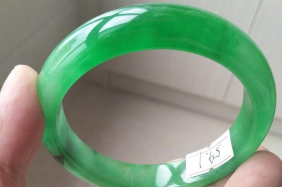 怎么鉴别翡翠真假敲打的声音