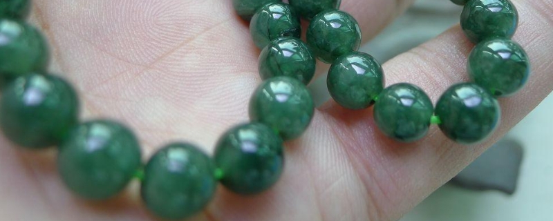 翡翠珠链怎么佩戴