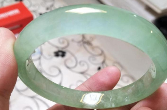 怎么看翡翠是不是酸洗染色