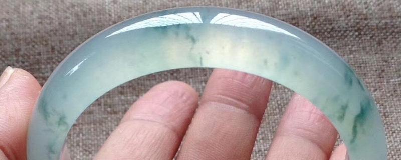 怎么判断翡翠手镯的好坏