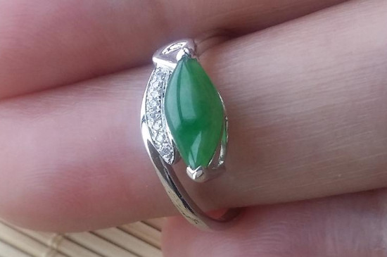 玻璃种翡翠会变种吗