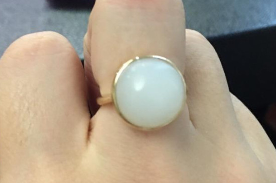 冰种与玻璃种翡翠的区别