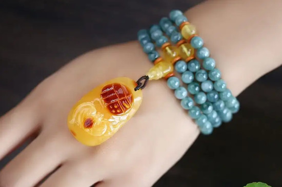 蜜蜡和翡翠哪个对人身体更好