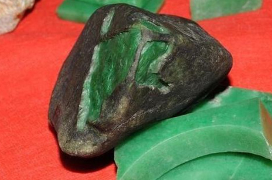 缅甸翡翠原石场口特点