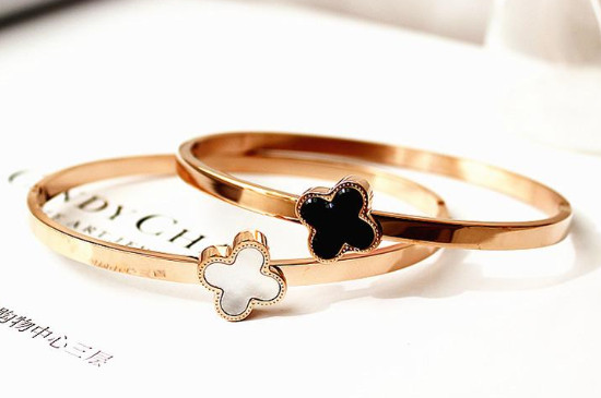 梵克雅宝四叶草的寓意和象征