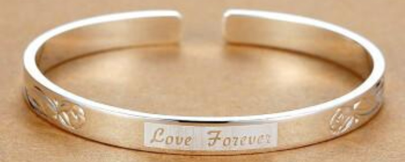 银手镯戴哪个手好