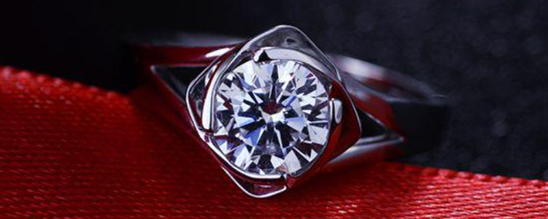 已婚男人戴戒指戴哪个手指