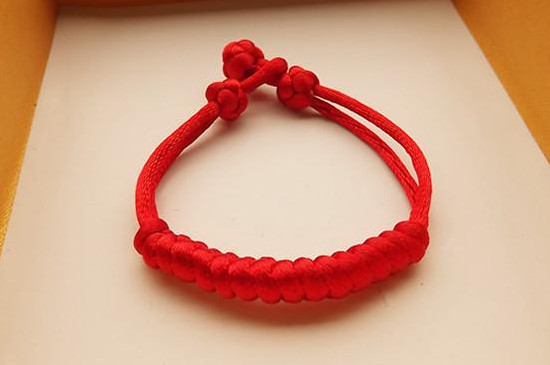 本命年戴红绳什么讲究