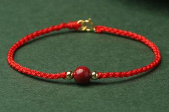 女的右脚红绳什么意思