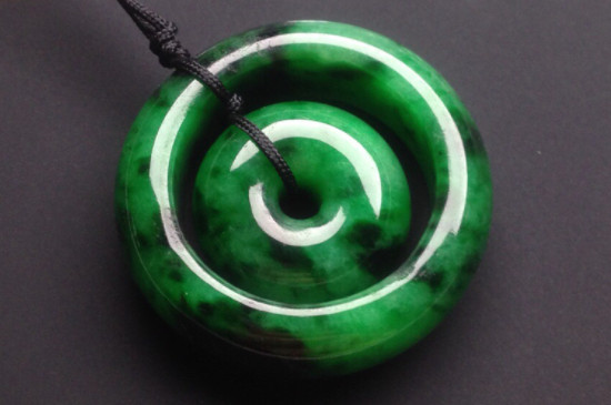 子母扣翡翠的意义