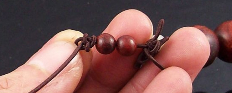 项链挂绳怎么打结方法