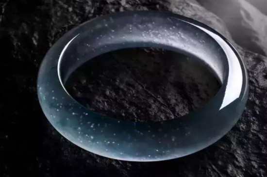 翡翠手镯怎么看真假好坏