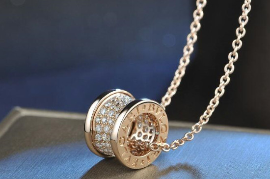 夏天戴项链出汗怎么养护