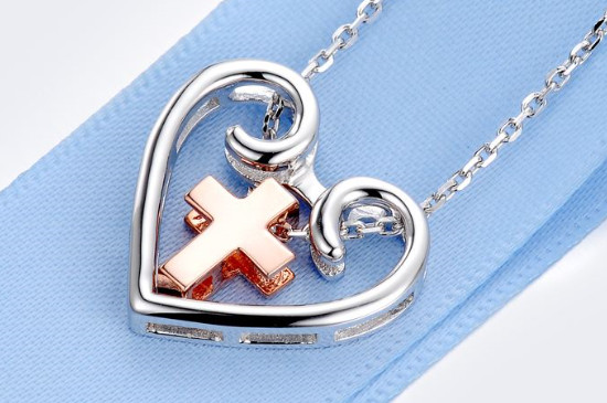 夏天戴项链出汗怎么养护