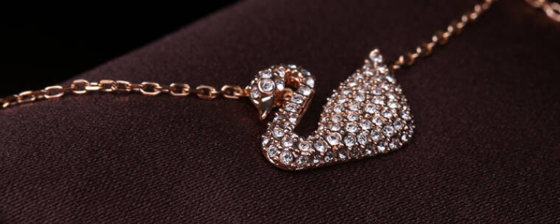 施华洛世奇天鹅项链怎么看真假