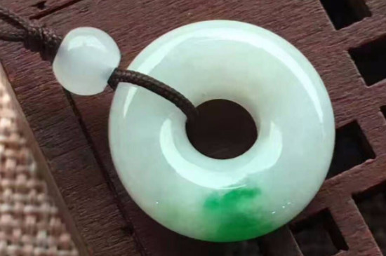 翡翠甜甜圈的寓意是什么
