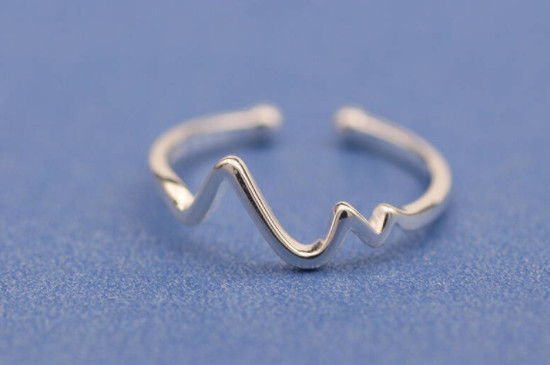 银饰可以戴着洗澡吗