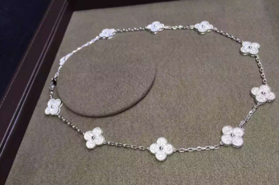 梵克雅宝是黄金色还是玫瑰金