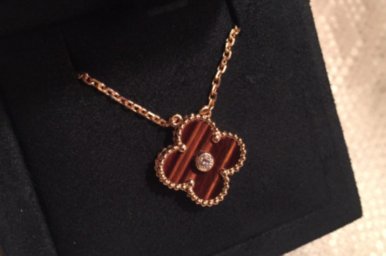 梵克雅宝是黄金色还是玫瑰金