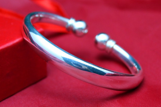 镯子有裂纹怎么补救