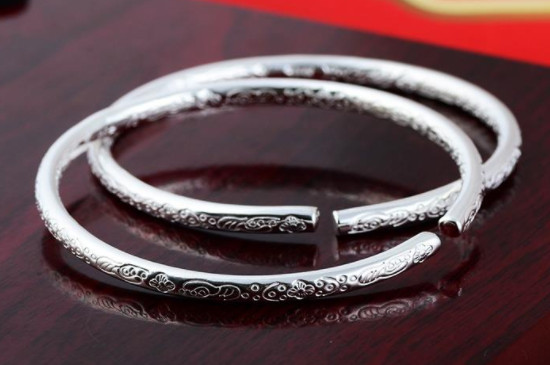 千足银手镯是纯银吗