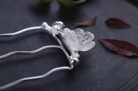 怎么清洗银器首饰变亮