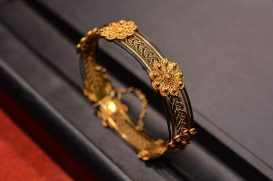 黄金被烧黑了怎么清洗