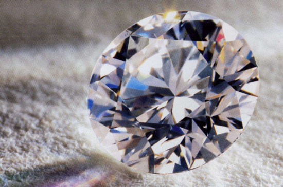 人造钻石和天然钻石的区别有哪些