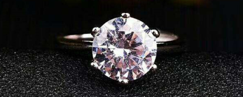 莫桑钻戒和真钻戒有什么不同