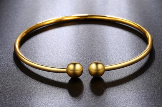 黄金手镯戴哪个手比较好